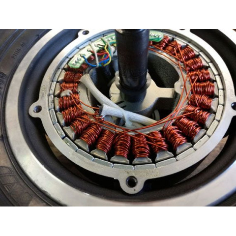 Moteur roue 10'' 600W entraxe 110mm trottinette