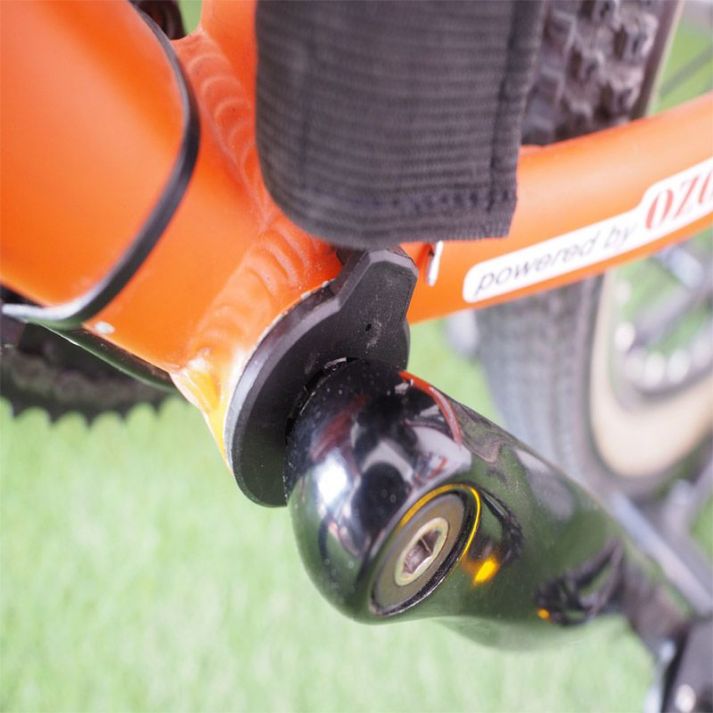 Integrated crank pedal sensor 4mm waterproof connector
