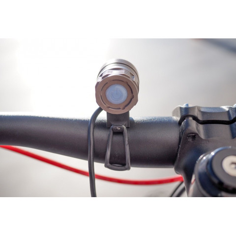 Lampe à Led 1000 Lumens avec batterie Li-ion 8.4V 2.2Ah