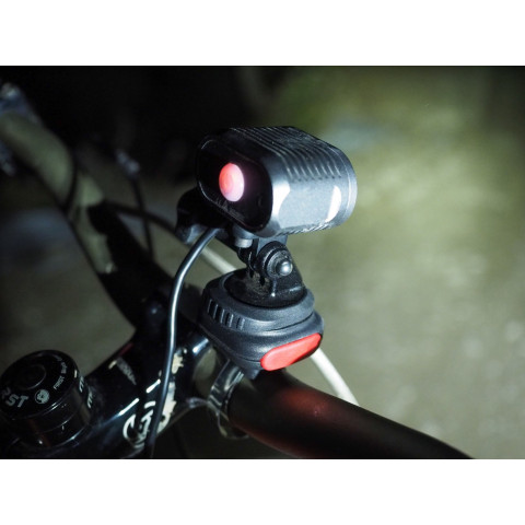 2200 Lumens  avec batterie Li-ion 8.4V 6.6Ah