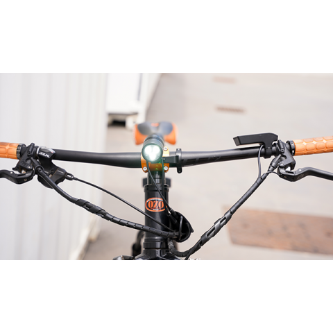 Front light bracket