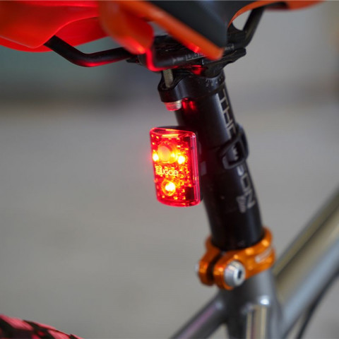Pack lampe avant 100 lumens + arriere 15 lumens