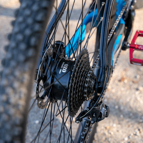 Kit hornet pour vélo de route axe traversant 250W roue arrière avec batterie carénée 36V 250Wh À 700Wh
