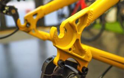 cadre à attache papillon